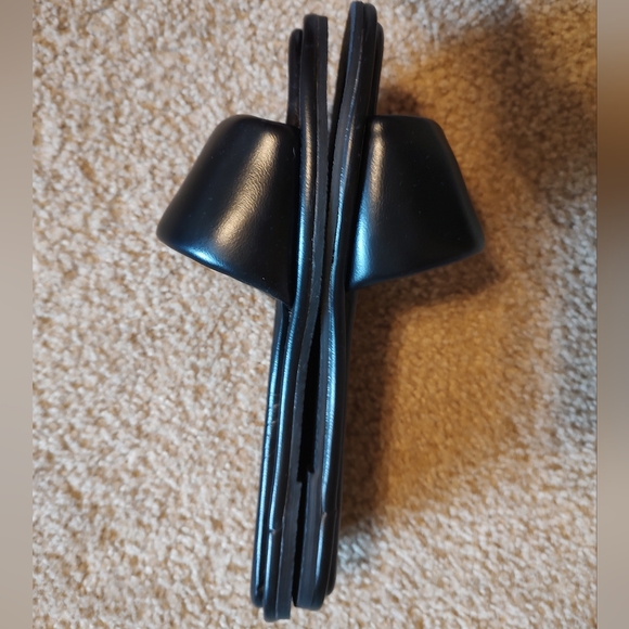 Olivia Miller Black NWOT Slide Sandals Sz 7.5 runs large - Picture 4 of 8